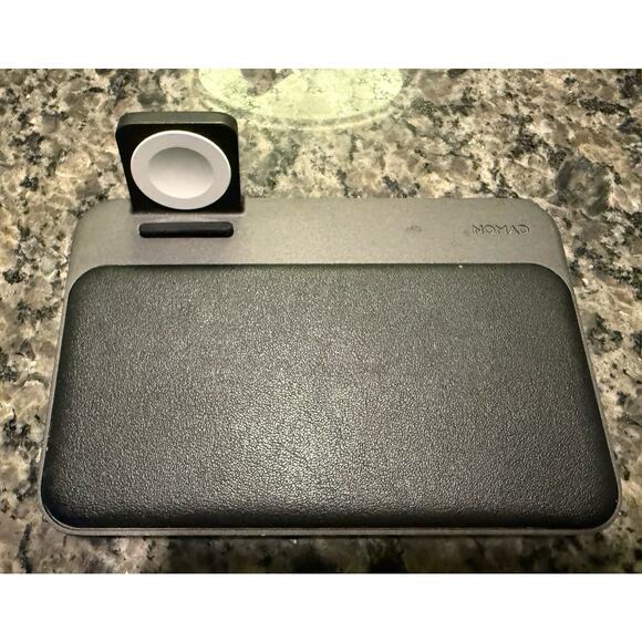 Nomad Qi Wireless Charging Pad for Phones and Apple Watch - Picture 6 of 12